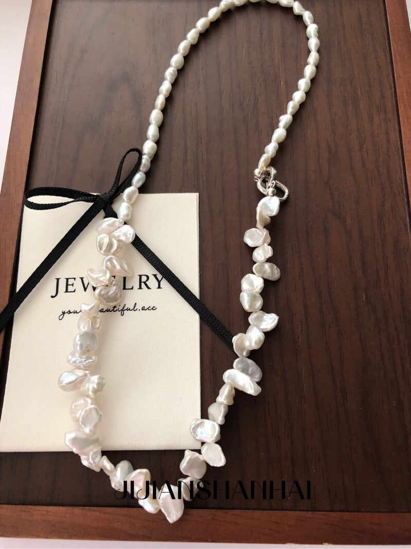 Alya's - Floral Snow Necklace