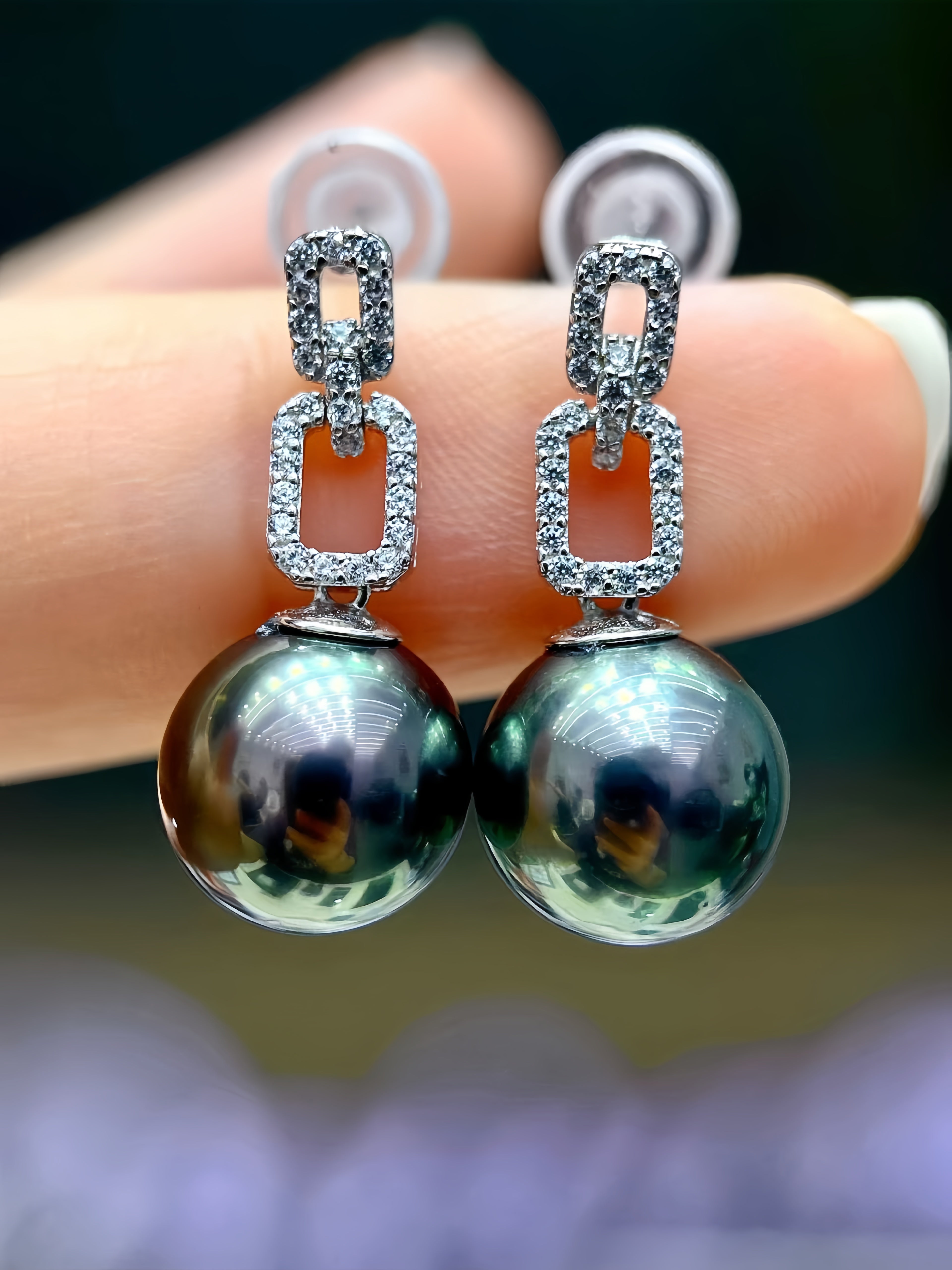 10-11mm Tahitian Pearl Earrings E.02