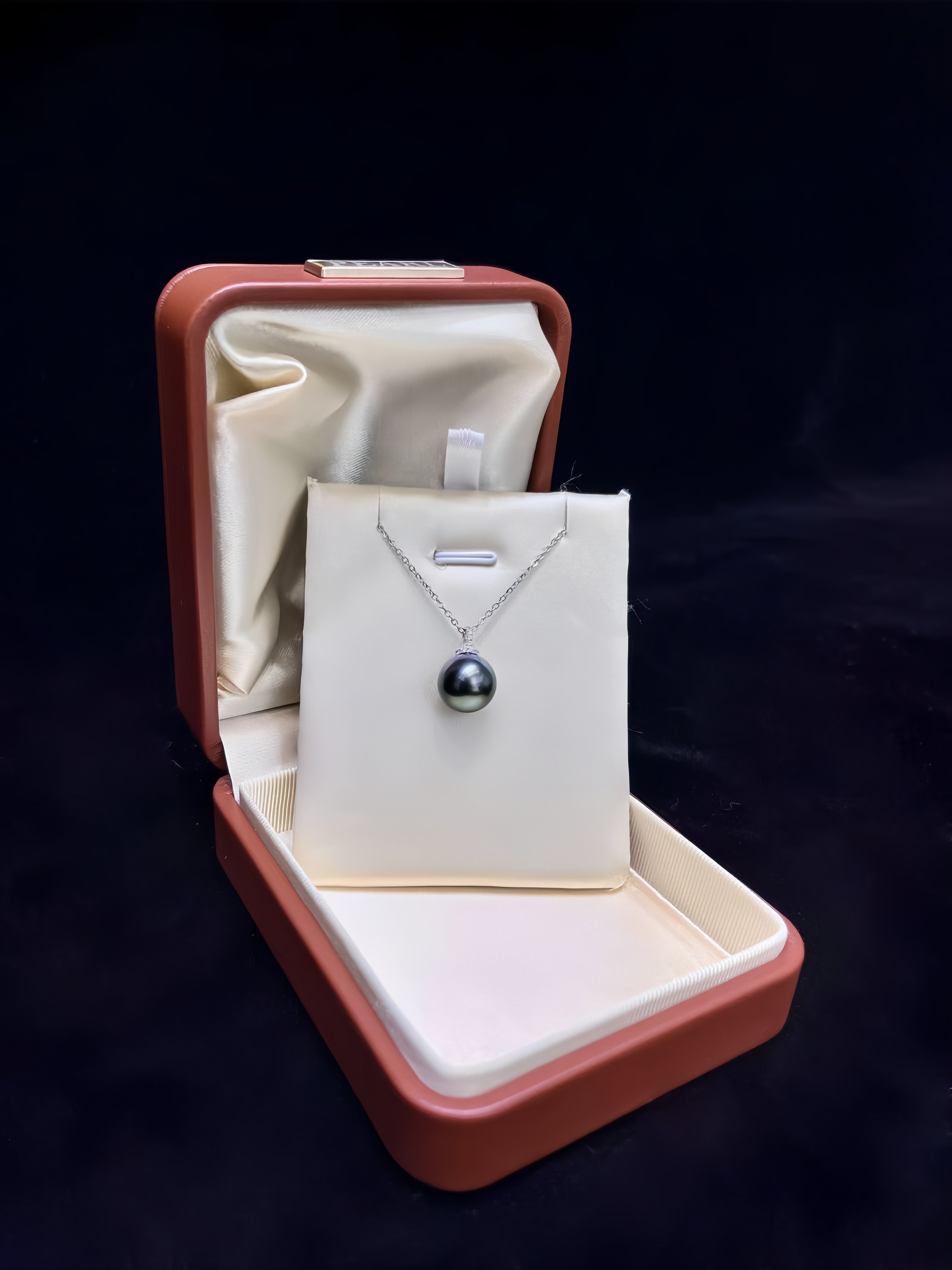 11-12mm Tahitian Pearl Pendant/18K Gold P.02