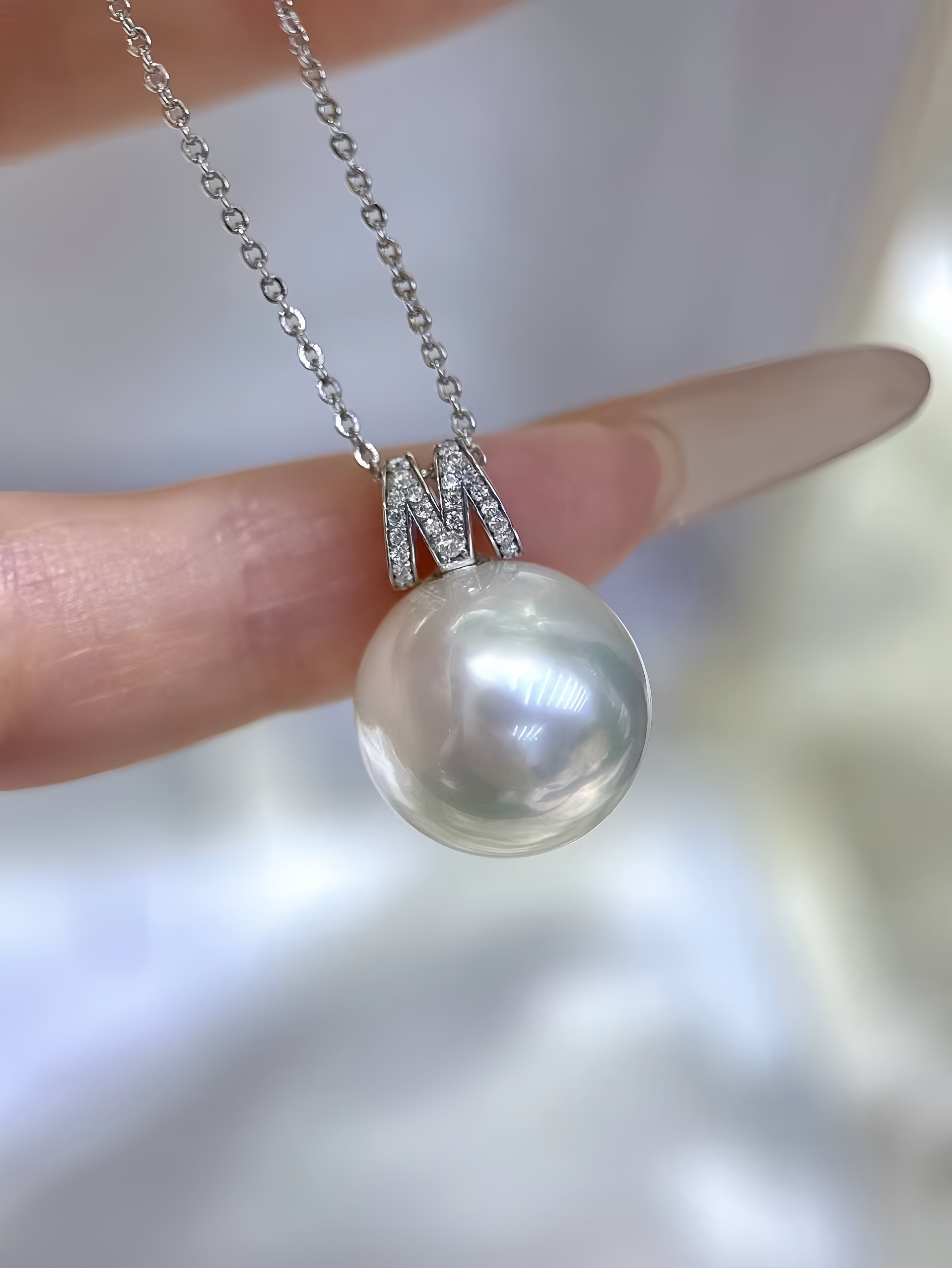 13-14mm Australian White Pearl Pendant/18K Gold P.01