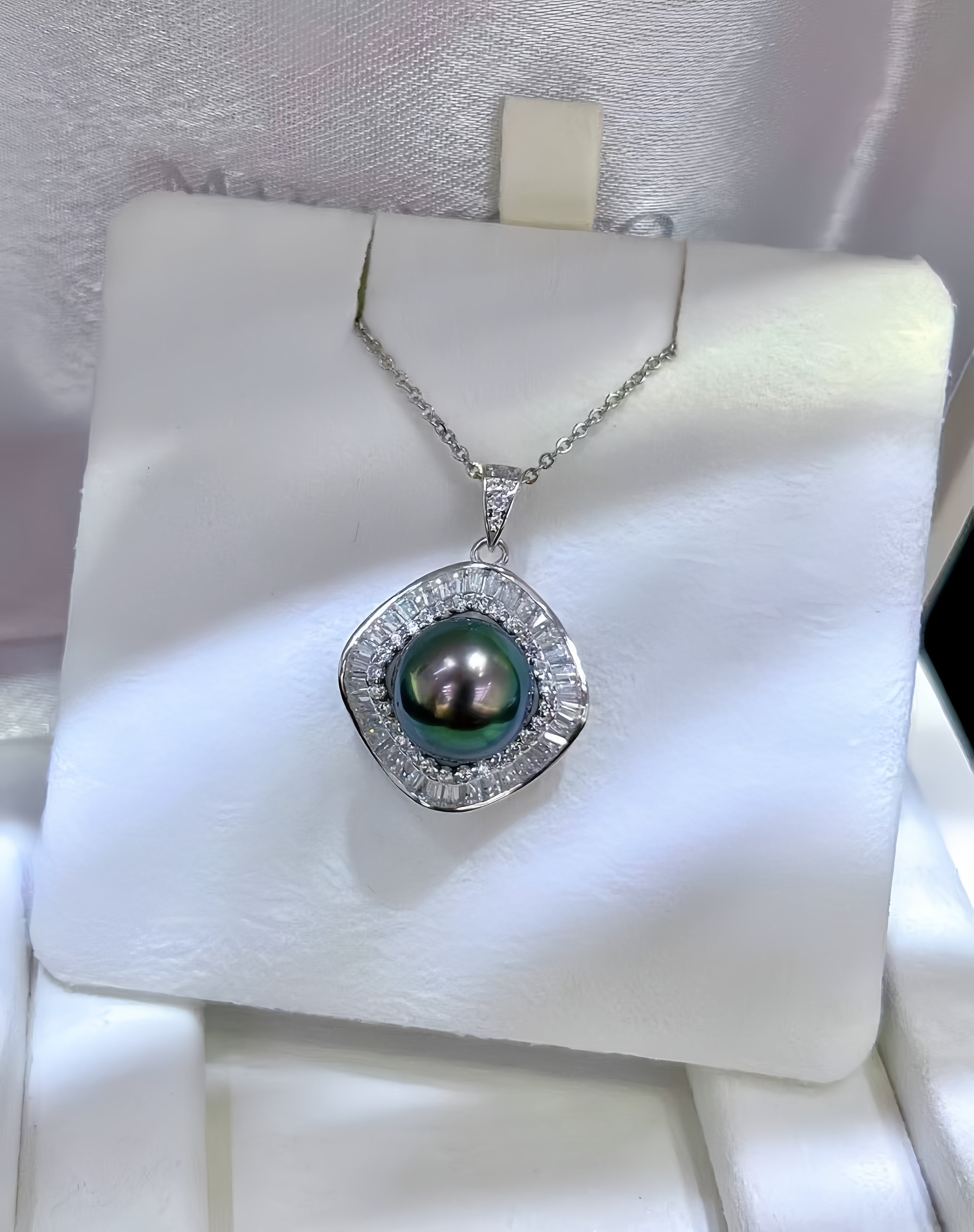 10-11mm Tahitian Pearl Pendant P.01