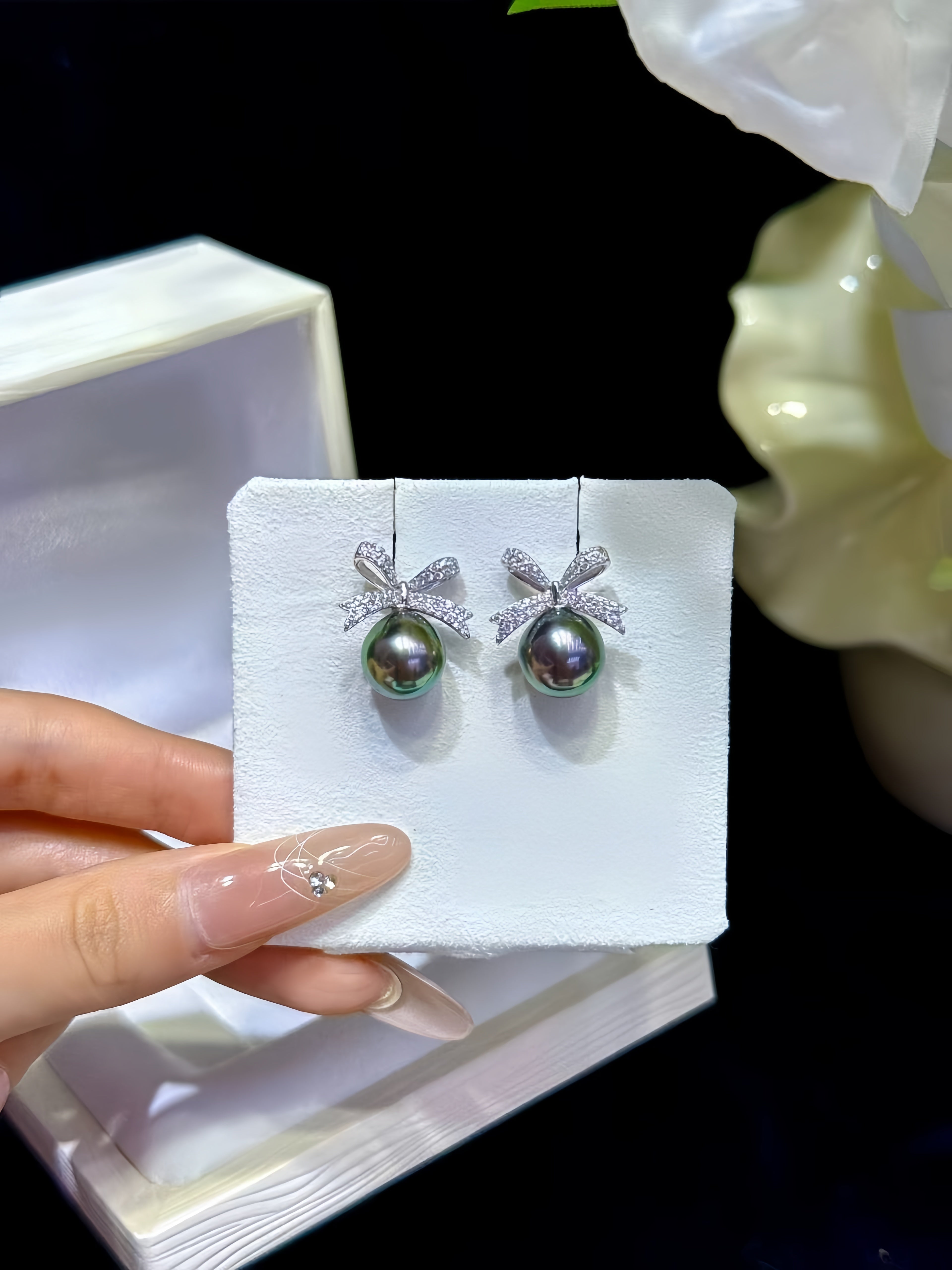 10-11mm Tahitian Pearl Earrings E.02