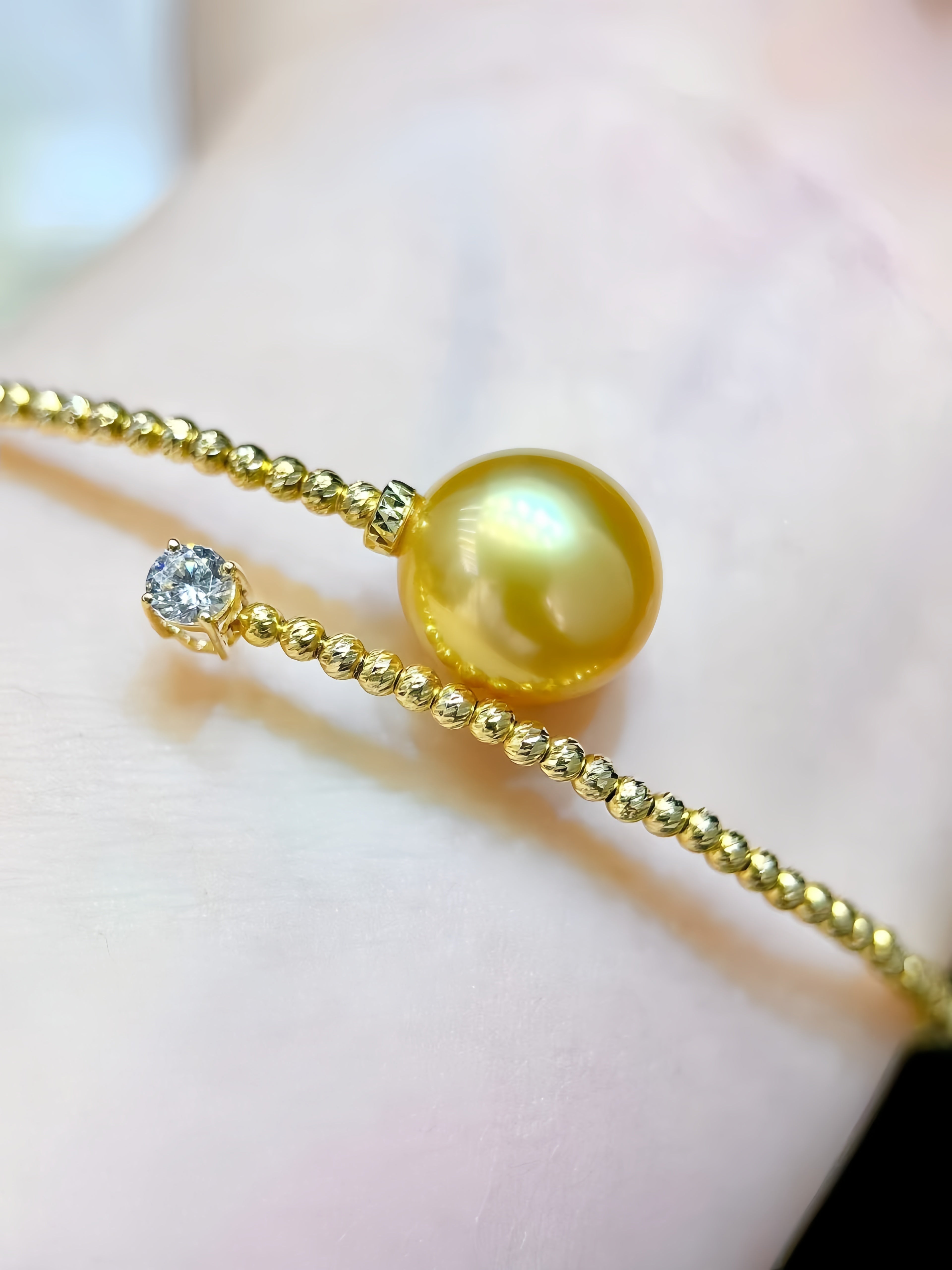 10-11mm South Sea Gold Pearl Bracelet/18K Gold B.01