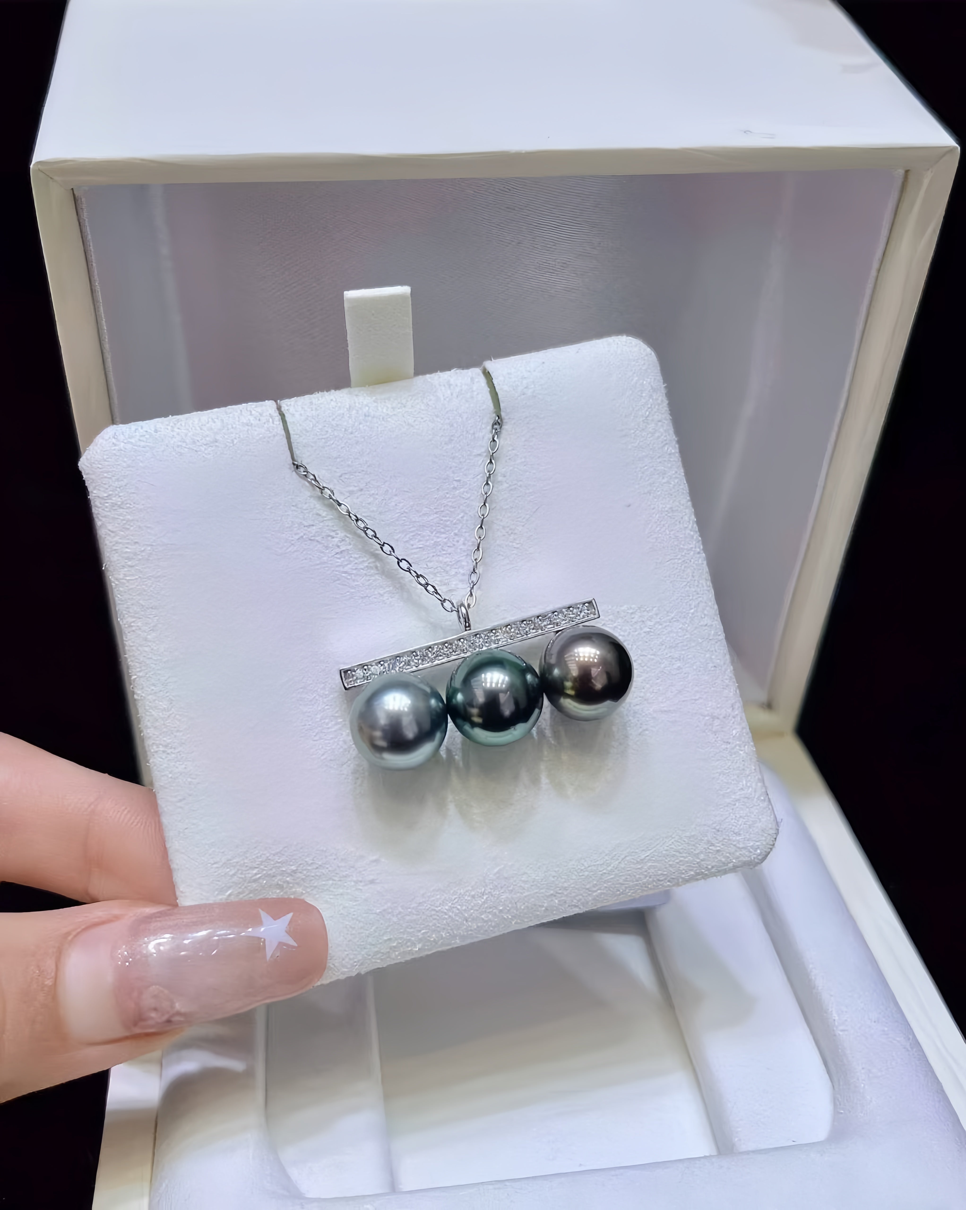 9-10mm Tahitian Pearl Pendant P.03