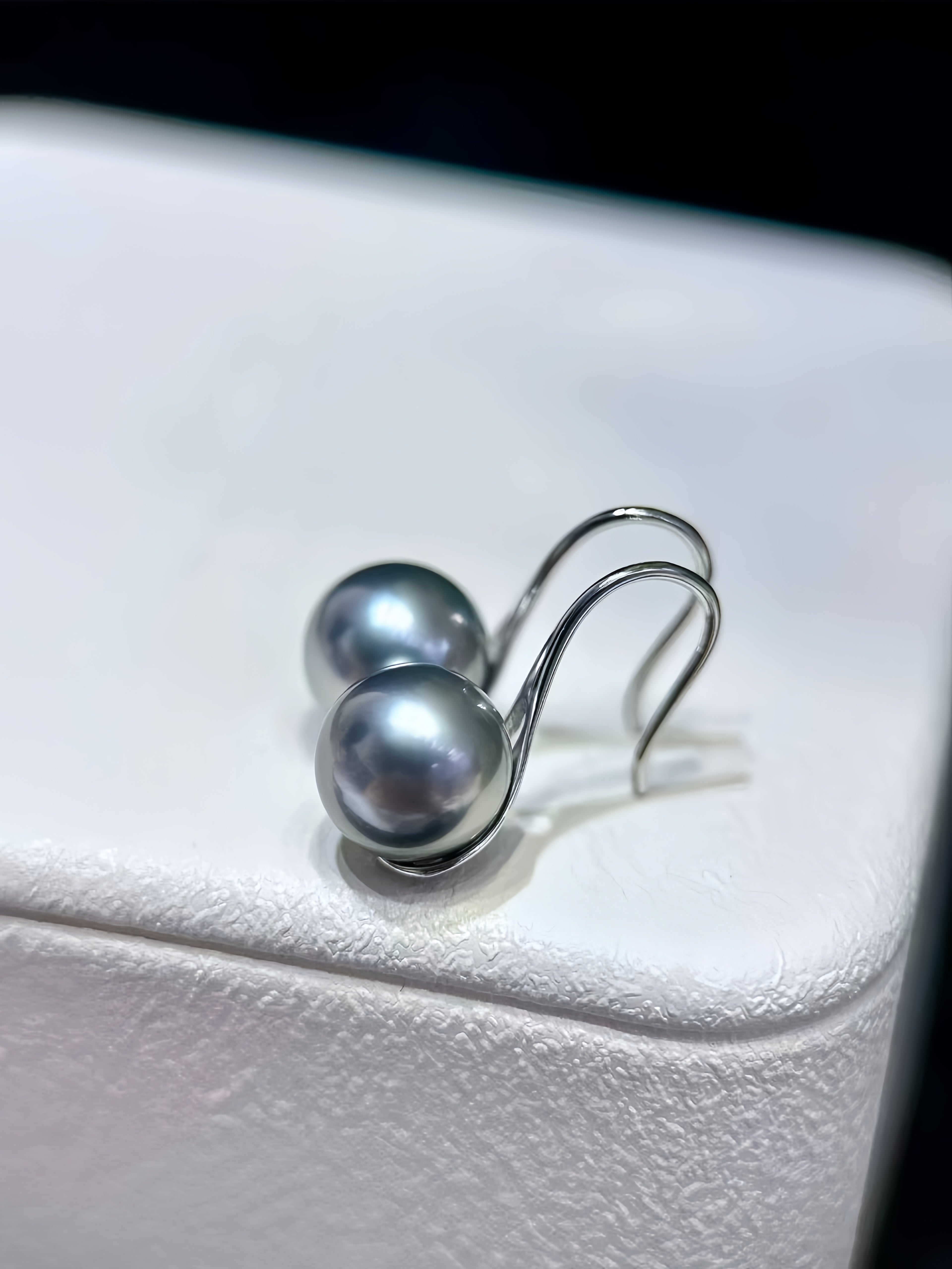 8-9mm Tahitian Pearl Earrings E.01