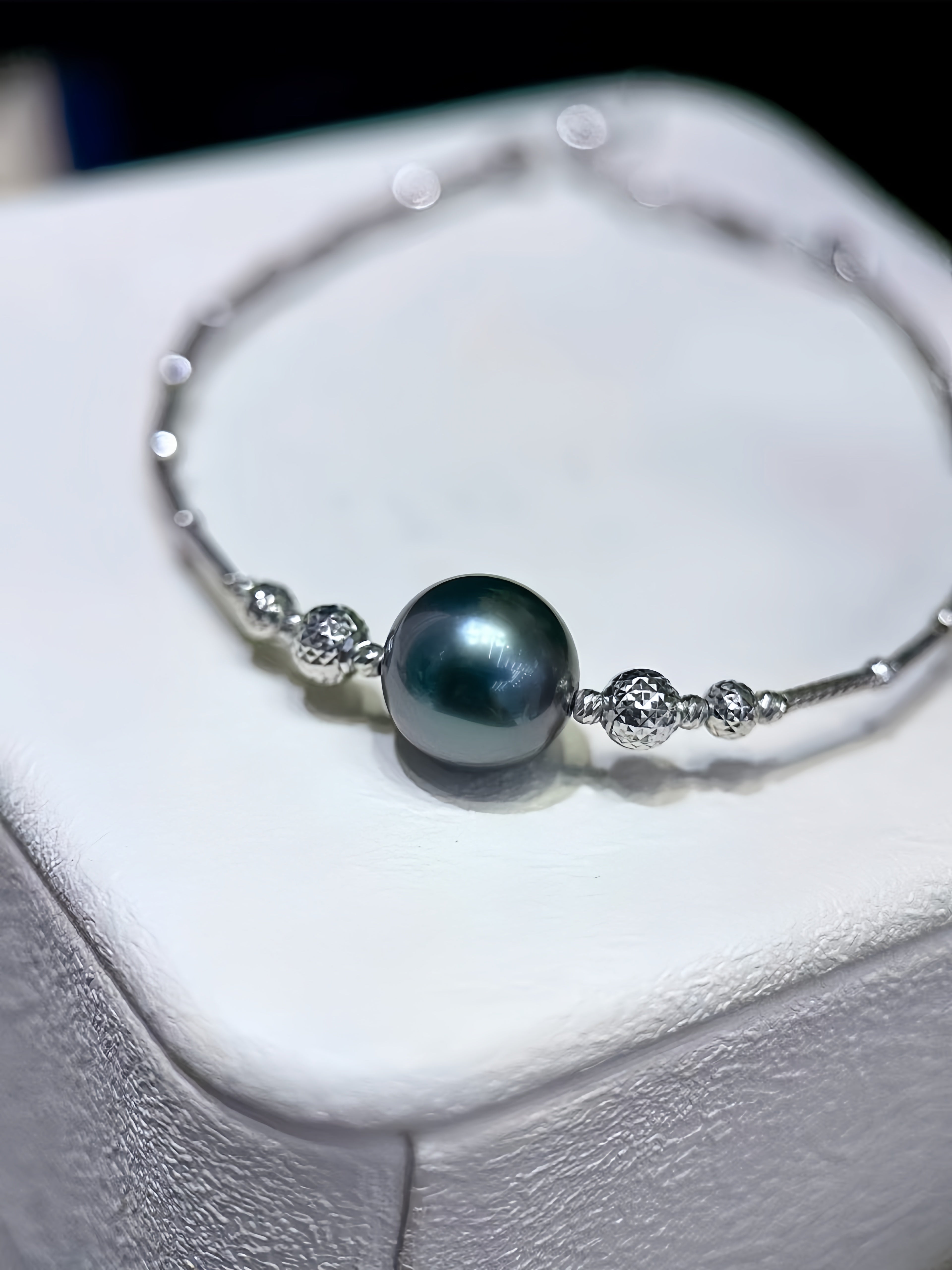 9-10mm Tahitian Pearl Bracelet/18K Gold Setting B.01